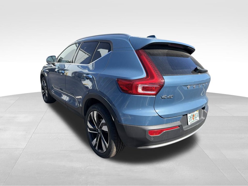 Used 2024 Volvo XC40 B5 Core AWD/4WD image 6