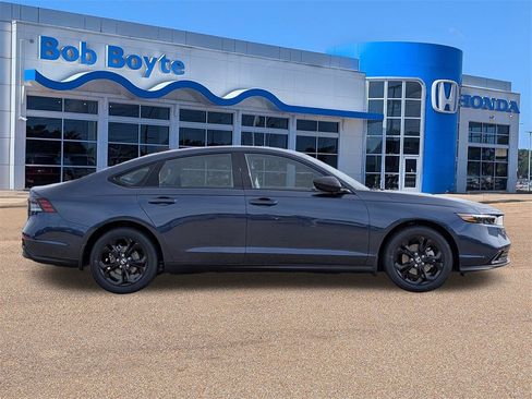 New 2025 Honda Accord SE image 6