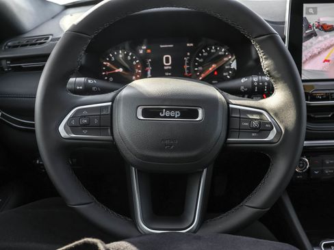 New 2026 Jeep Compass Latitude image 25