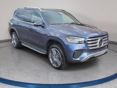 Used 2024 Mercedes-Benz GLS 450 4MATIC image 4