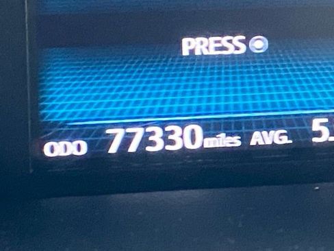 Used 2015 Toyota Prius V Five image 26