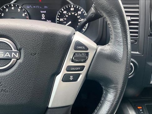 Used 2023 Nissan Titan SV w/ SV Convenience Package image 23