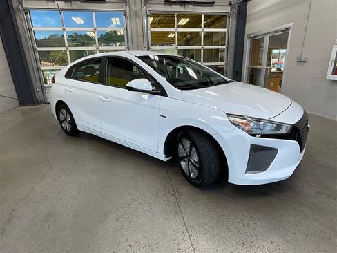 Used 2018 Hyundai Ioniq Blue FWD image 7