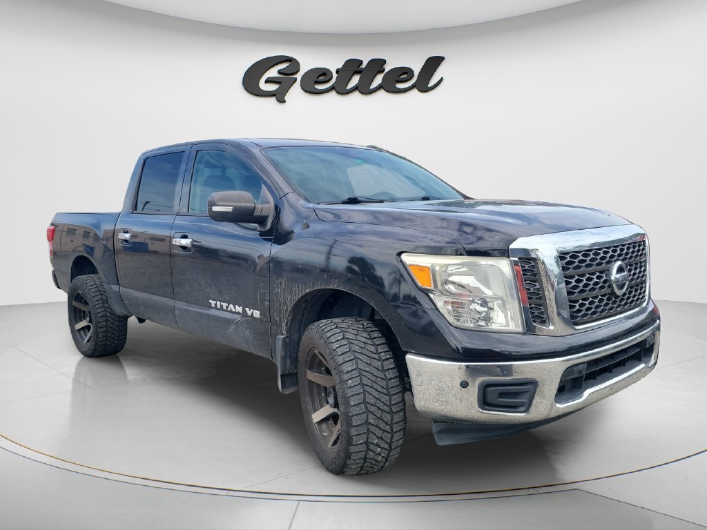 Used 2018 Nissan Titan SV w/ SV Convenience Package RWD image 3