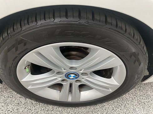 Used 2018 BMW 330e image 20
