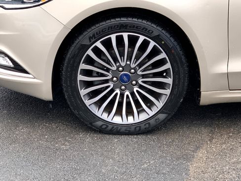 Used 2017 Ford Fusion SE w/ Fusion SE Technology Package image 45