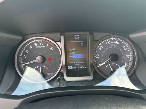 Used 2021 Toyota Tacoma TRD Sport image 15