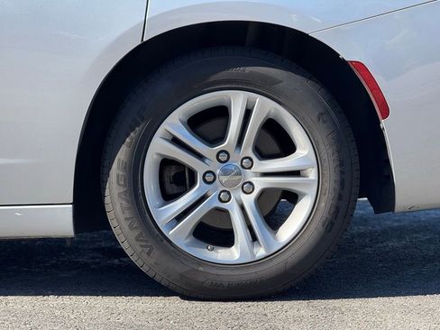 Used 2023 Dodge Charger SXT image 3