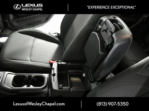 Used 2020 Jeep Wrangler Unlimited Sahara image 28