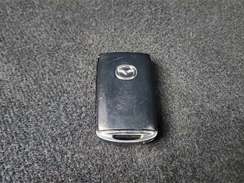 Used 2021 MAZDA MAZDA3 s image 60