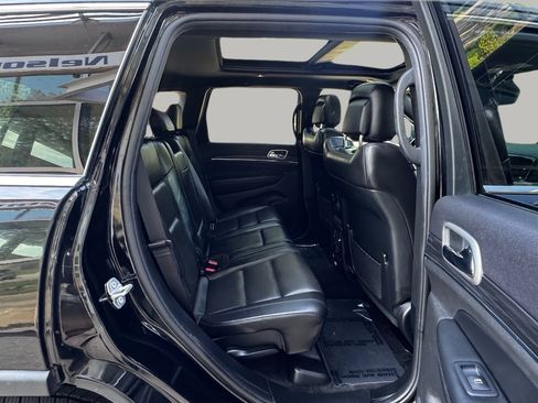 Used 2019 Jeep Grand Cherokee Limited w/ Luxury Group II AWD/4WD image 17