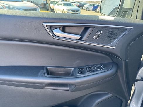 Used 2023 Ford Edge SEL image 11