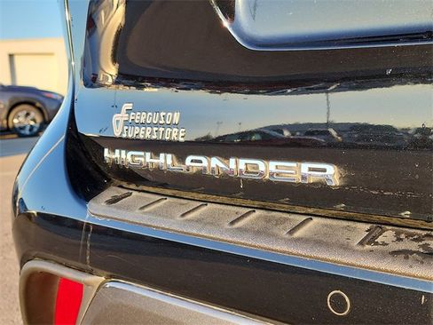 Used 2022 Toyota Highlander Limited image 6