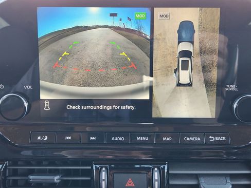 Used 2025 Nissan Pathfinder Platinum w/ Cargo Package image 22