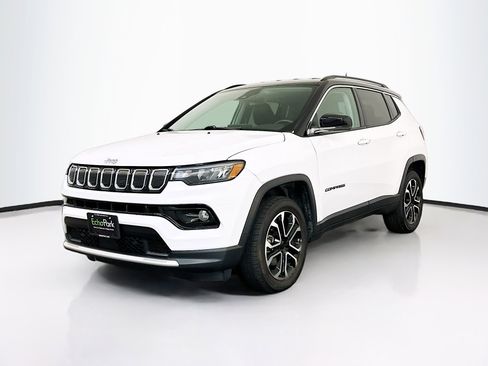 Used 2022 Jeep Compass Limited image 3
