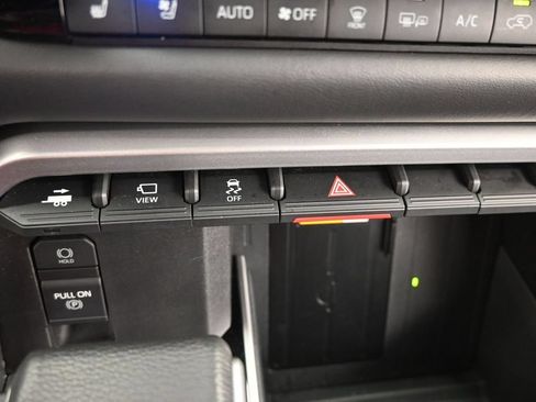 Used 2024 Toyota Sequoia Platinum AWD/4WD image 34