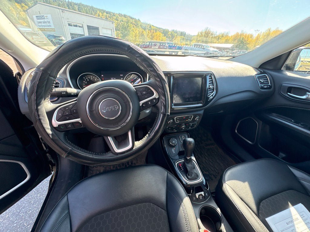 Used 2020 Jeep Compass Latitude AWD/4WD image 8
