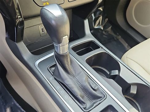 Used 2017 Ford Escape Titanium image 15