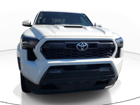 Used 2024 Toyota Tacoma TRD Sport w/ TRD Sport Upgrade Package AWD/4WD image 2