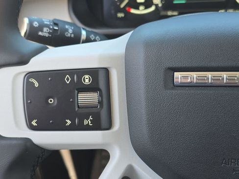 New 2026 Land Rover Defender 110 X-Dynamic SE image 17