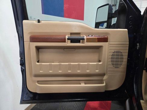 Used 2013 Ford F250 King Ranch w/ FX4 Off Road Pkg image 32