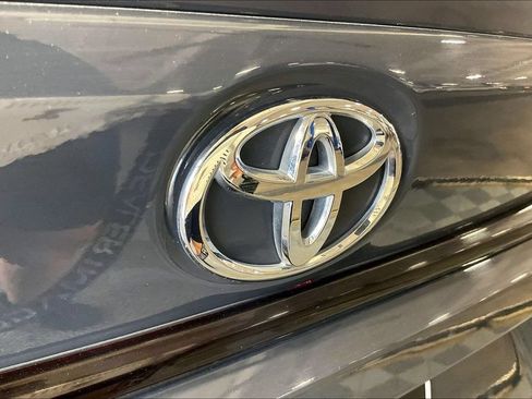 Used 2025 Toyota Corolla SE w/ Convenience Package FWD image 38