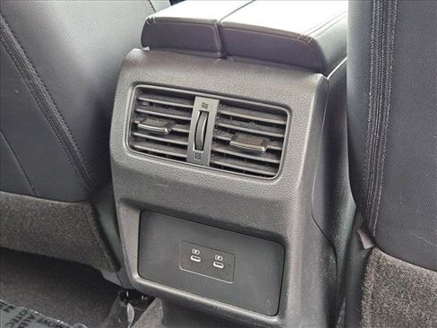 Used 2026 Nissan Rogue SL FWD image 22