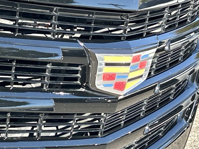 Used 2019 Cadillac Escalade Luxury w/ Escalade Sport Edition AWD/4WD image 11