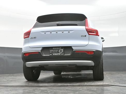 Used 2025 Volvo XC40 B5 Plus image 25