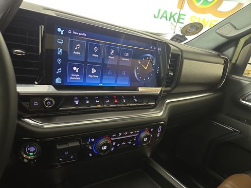 Certified 2024 Chevrolet Silverado 2500 High Country w/ High Country Premium Package AWD/4WD image 23