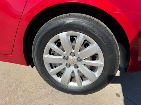 Used 2011 Chevrolet Cruze LT image 10