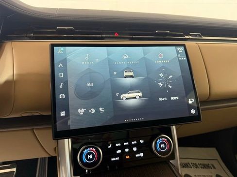 Certified 2023 Land Rover Range Rover Long Wheelbase SE image 33