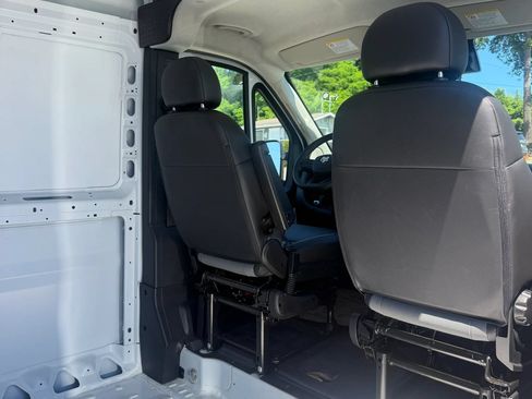 Used 2026 RAM ProMaster 2500 w/ Convenience Group FWD image 23