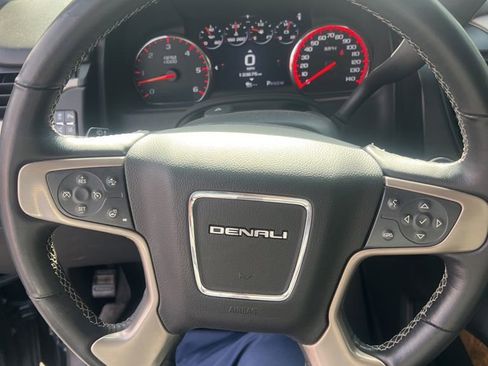 Used 2015 GMC Yukon Denali w/ Premium Package AWD/4WD image 10