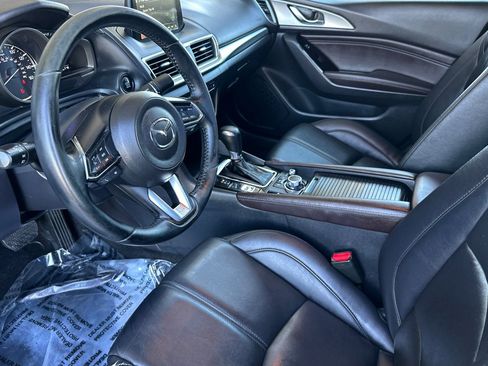 Used 2018 MAZDA MAZDA3 Touring image 12