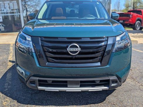 Used 2023 Nissan Pathfinder Platinum AWD/4WD image 2