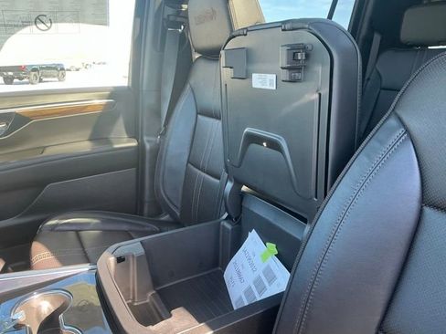 New 2026 Chevrolet Suburban High Country w/ Sun And Tow Package AWD/4WD image 33