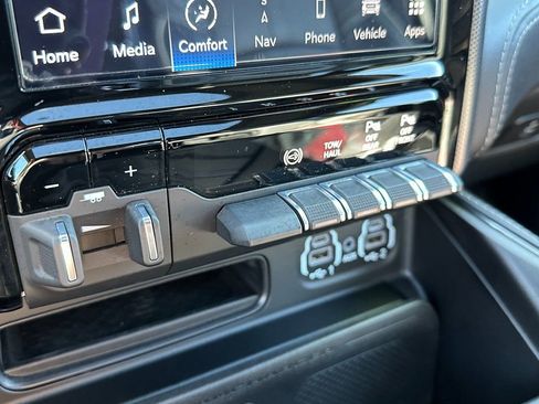 Used 2024 RAM 3500 Limited image 31