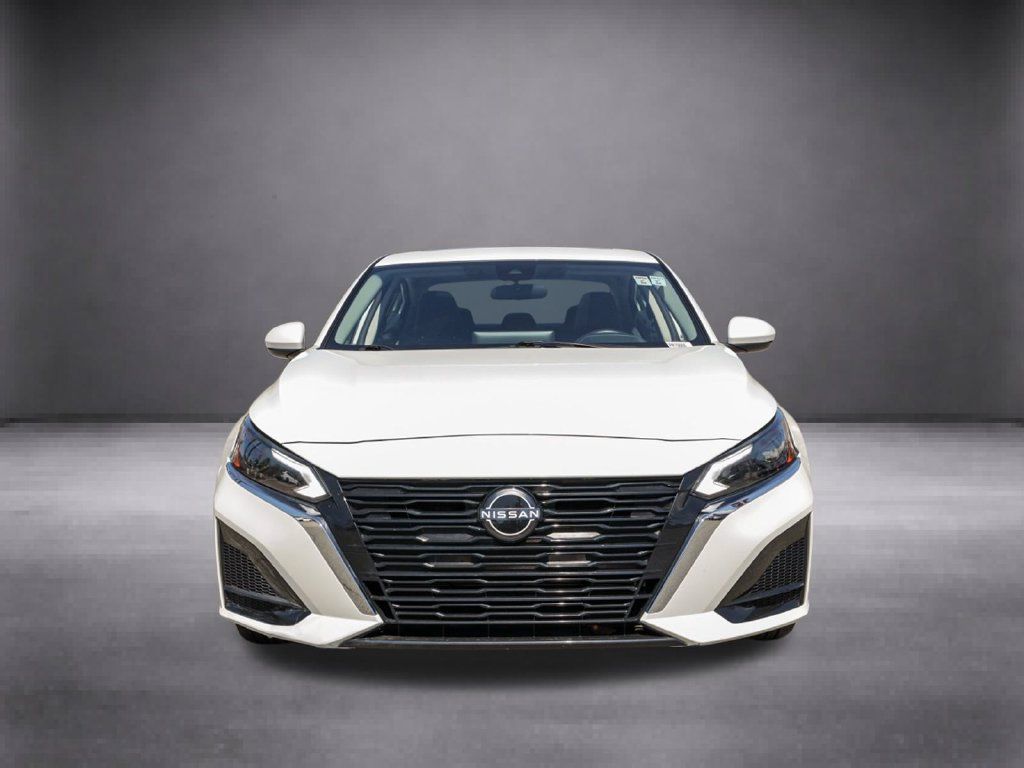 Used 2023 Nissan Altima 2.5 SV w/ SV Premium Package FWD image 12