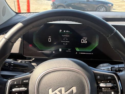 Used 2026 Kia Carnival FWD image 35