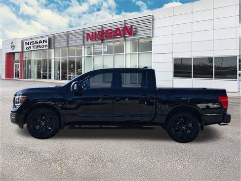 Certified 2024 Nissan Titan SV w/ SV Convenience Package image 4
