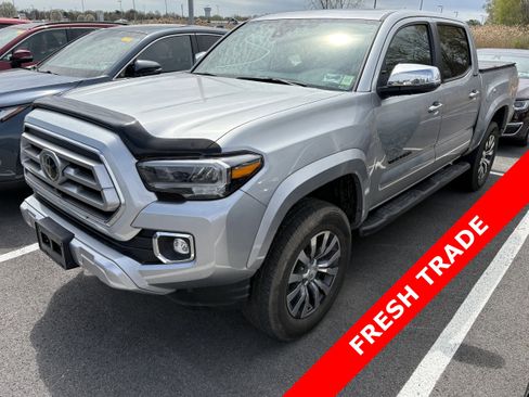 Used 2023 Toyota Tacoma Limited AWD/4WD image 1