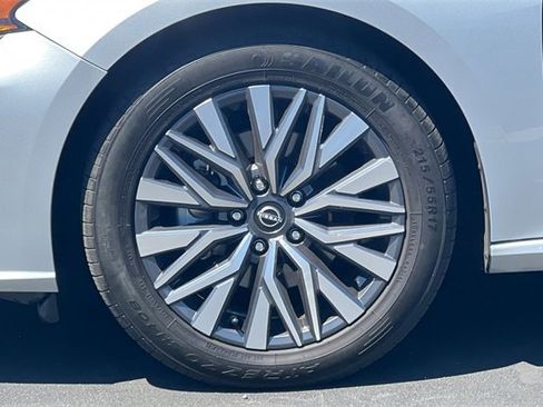 Used 2023 Nissan Altima 2.5 SV image 25