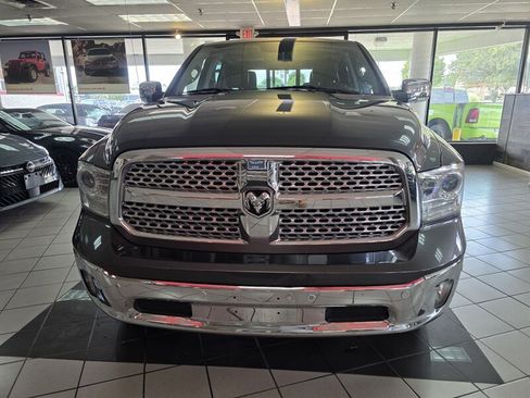 Used 2017 RAM 1500 Laramie w/ Convenience Group AWD/4WD image 3