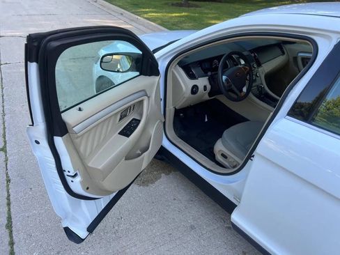 Used 2018 Ford Taurus SE image 24
