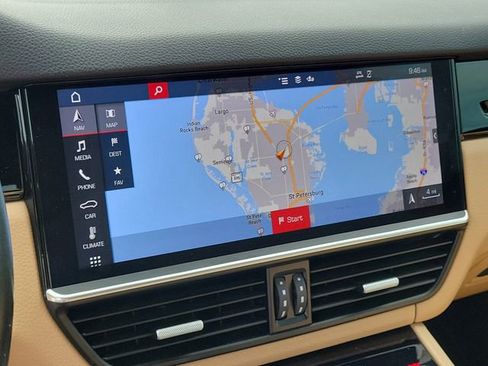 Used 2020 Porsche Cayenne AWD/4WD image 24