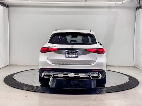Used 2025 Mercedes-Benz GLC 300 image 3