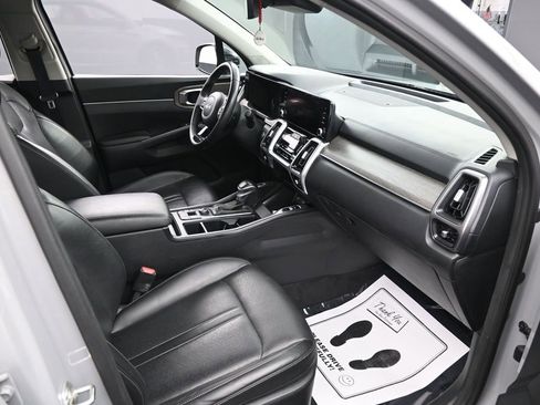 Used 2023 Kia Sorento EX image 34
