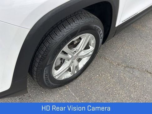 Certified 2022 GMC Terrain SLE w/ Driver Convenience Package AWD/4WD image 16