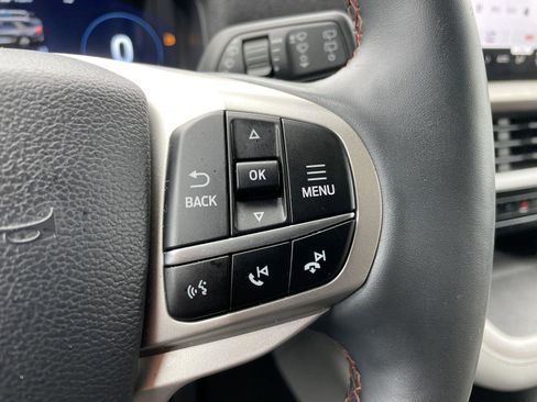 Used 2025 Ford Explorer Active w/ Active Comfort Package image 16